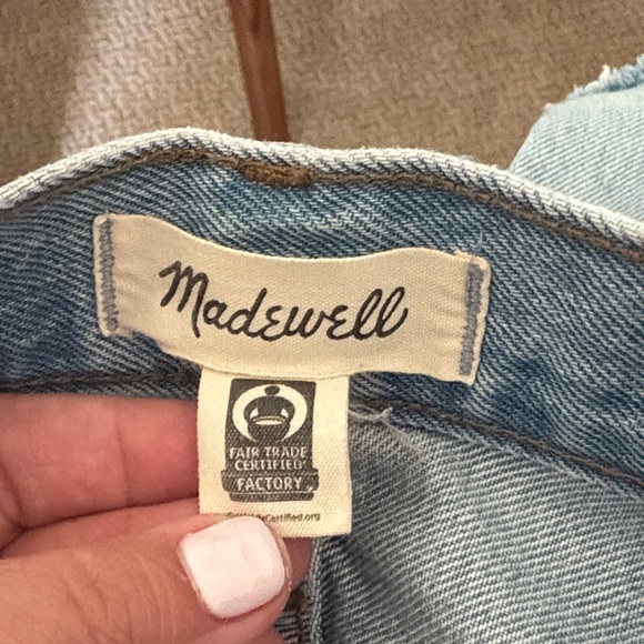 Madewell 100 % Cotton Shorts Relaxed Mid- Length Denim Shorts Size 26 - Picture 2 of 6
